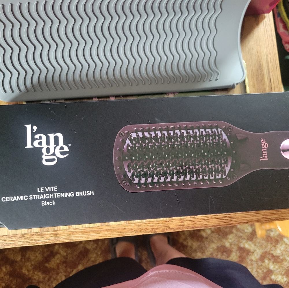 Brand new Lange hair brush straightener